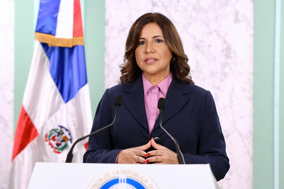 La vicepresidenta Margarita Cedeño afirmó que el Gobierno identifica recursos para incluir a trabajadoras domésticas y otros grupos de mujeres vulnerables a los programas sociales temporales para paliar los efectos económicos del coronavirus.