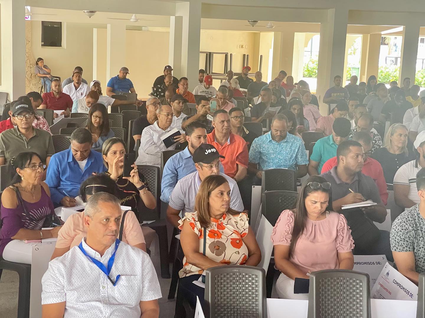 Propietarios y representantes de comercios recién afiliados en las provincias Puerto Plata, Santiago, Espaillat, La Vega y Monseñor Nouel recibieron la formación sobre el uso correcto del Reglamento de Funcionamiento de la RAS.